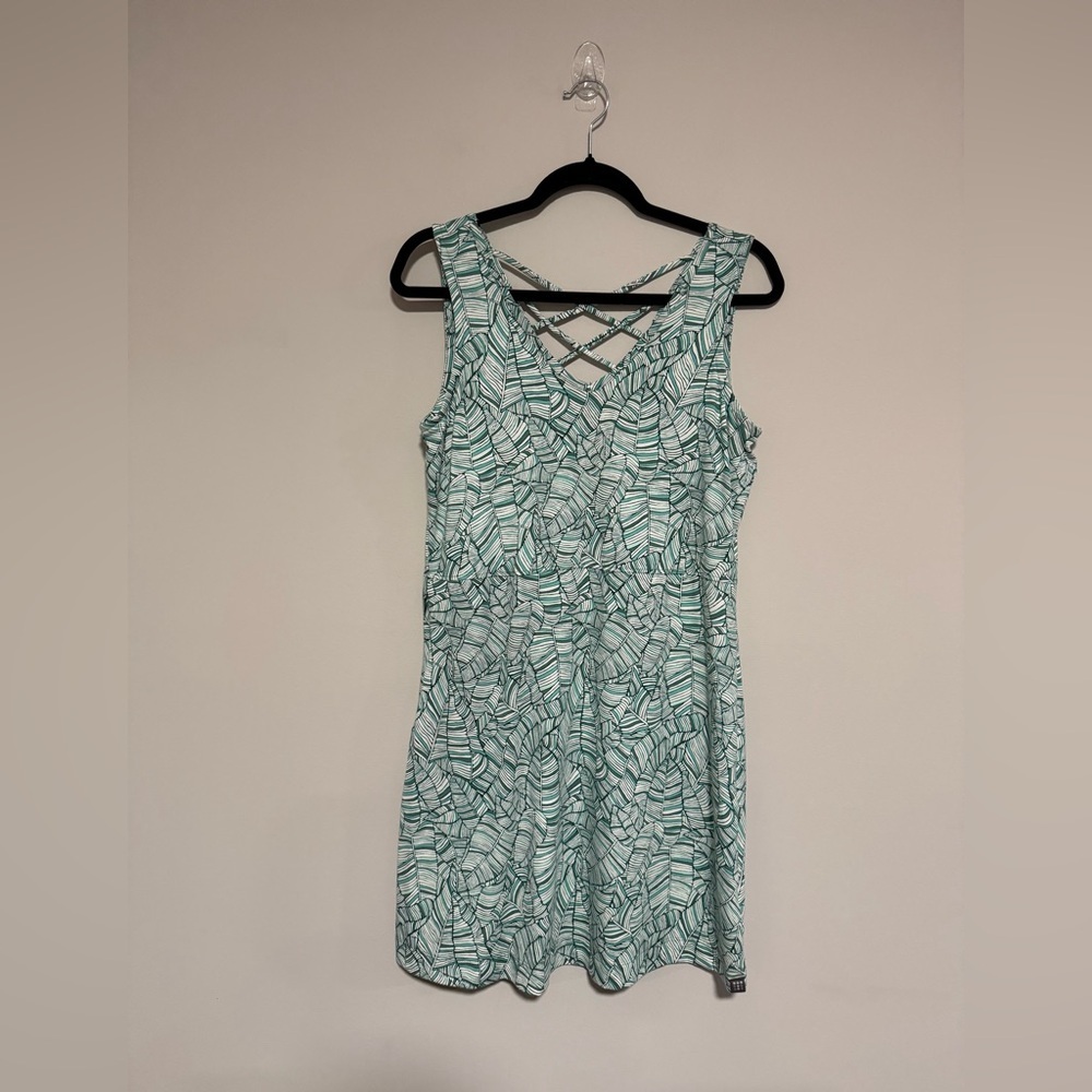 Title Nine Sleeveless Breeze Athletic Dress Size Medium Leaf Print Outdoor